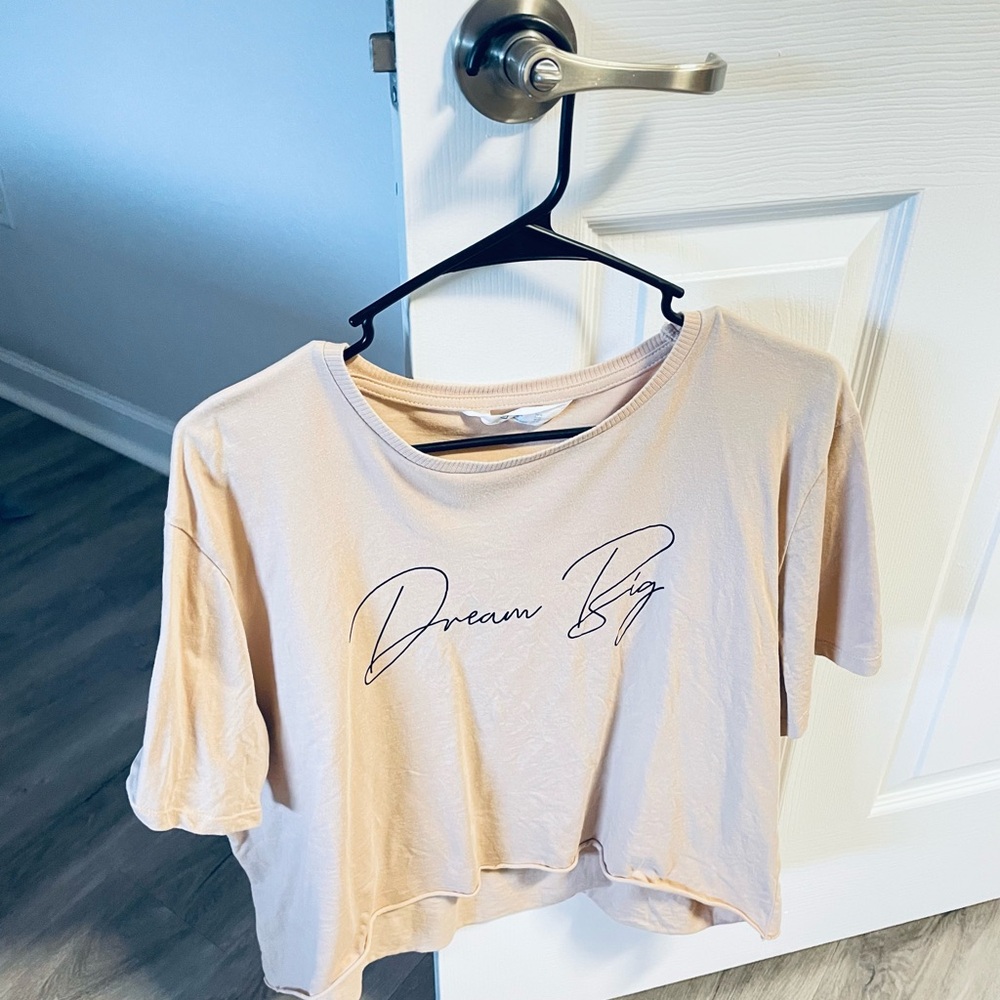 Beige tshirt